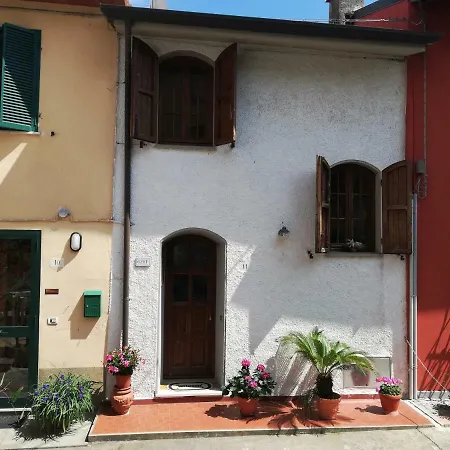 Holiday home Casetta Del Sole Corsanico-Bargecchia